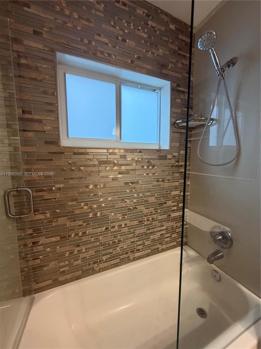 Real estate property located at 7008 95th Ter, Broward, Westwood Community 4, Tamarac, FL