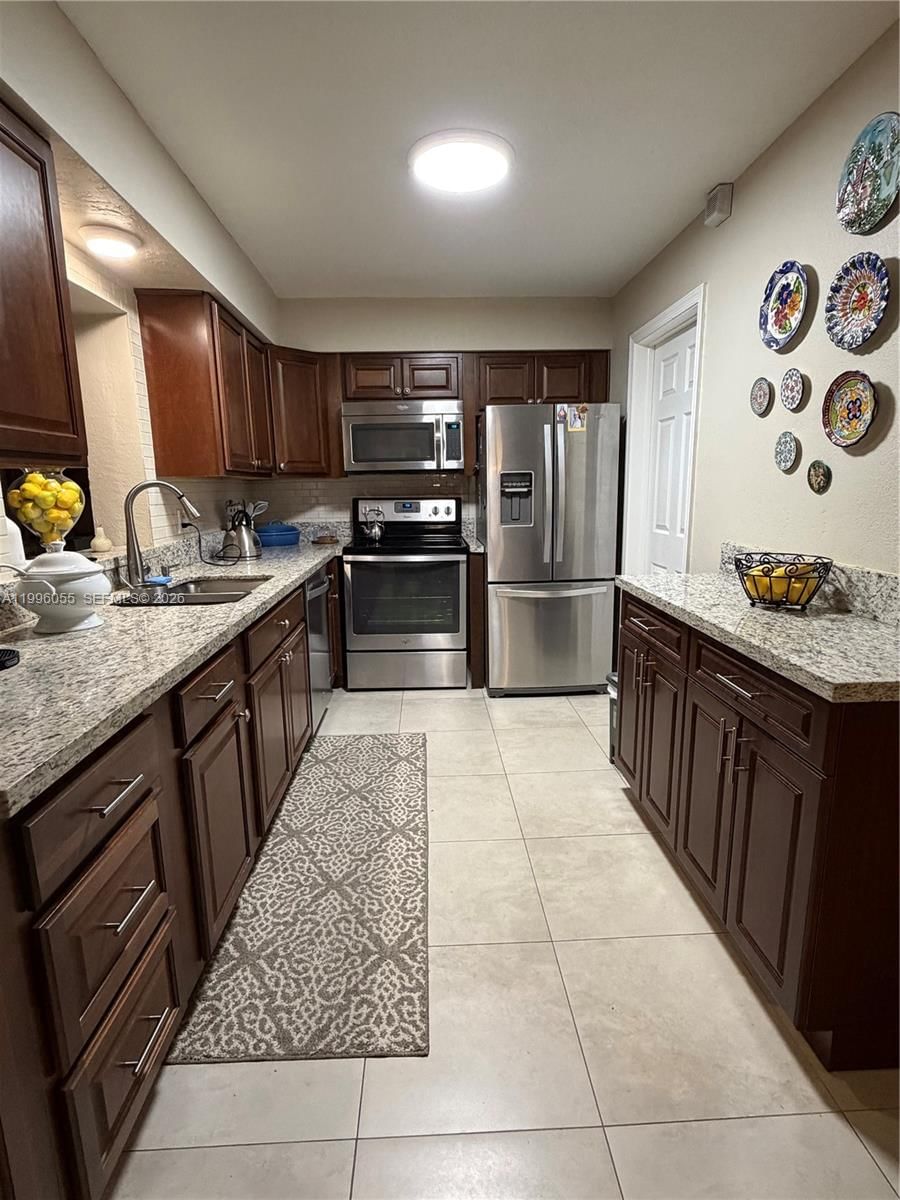 Real estate property located at 7008 95th Ter, Broward, Westwood Community 4, Tamarac, FL