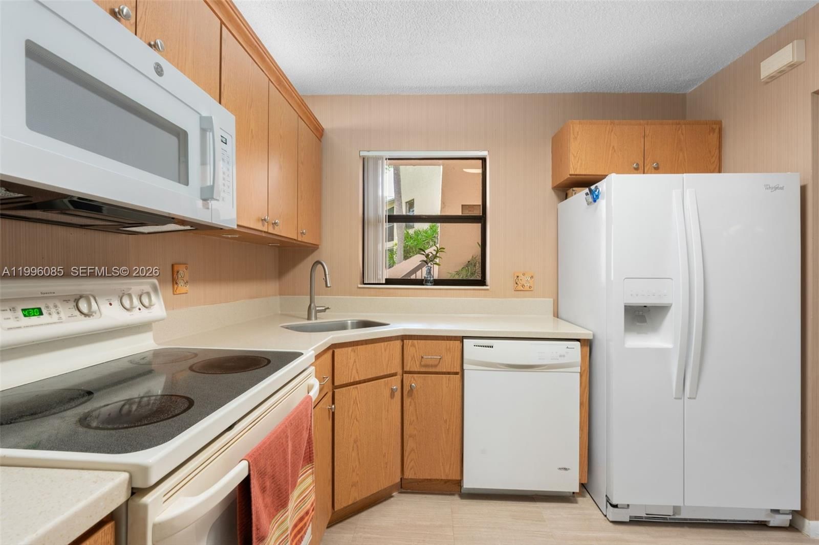 Real estate property located at 3244 47th Ave #3298, Broward, Karanda Village V-c Condo, Coconut Creek, FL