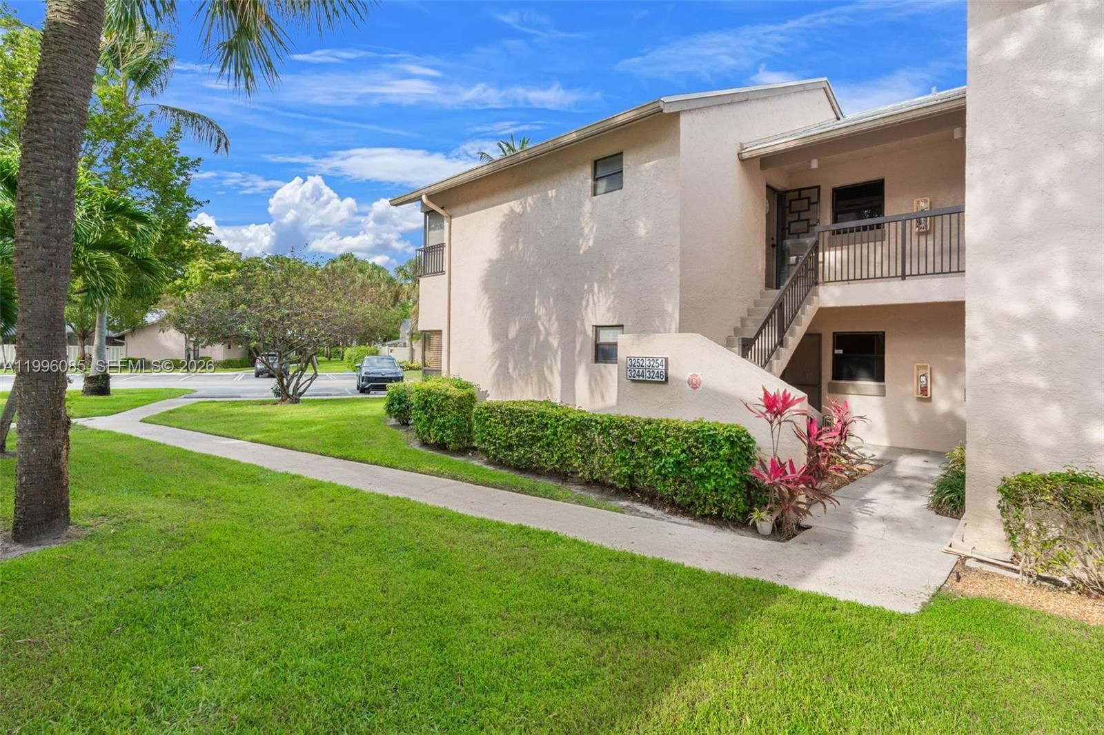 Real estate property located at 3244 47th Ave #3298, Broward, Karanda Village V-c Condo, Coconut Creek, FL