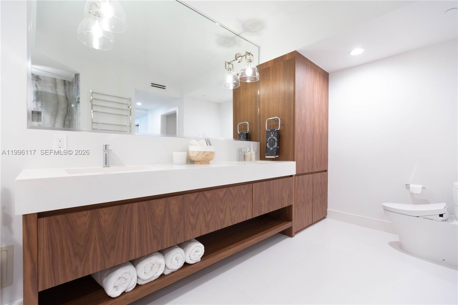 Real estate property located at 1500 Ocean Dr #904, Miami-dade, 1500 Ocean Drive Condo, Miami Beach, FL