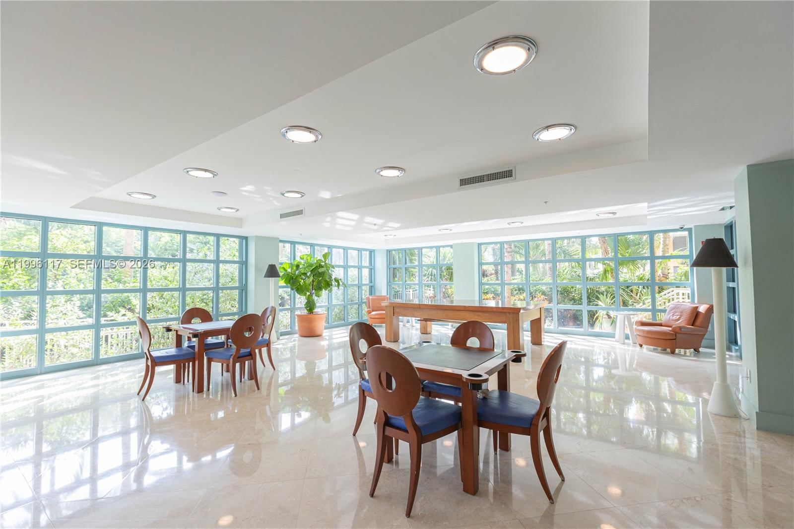 Real estate property located at 1500 Ocean Dr #904, Miami-dade, 1500 Ocean Drive Condo, Miami Beach, FL