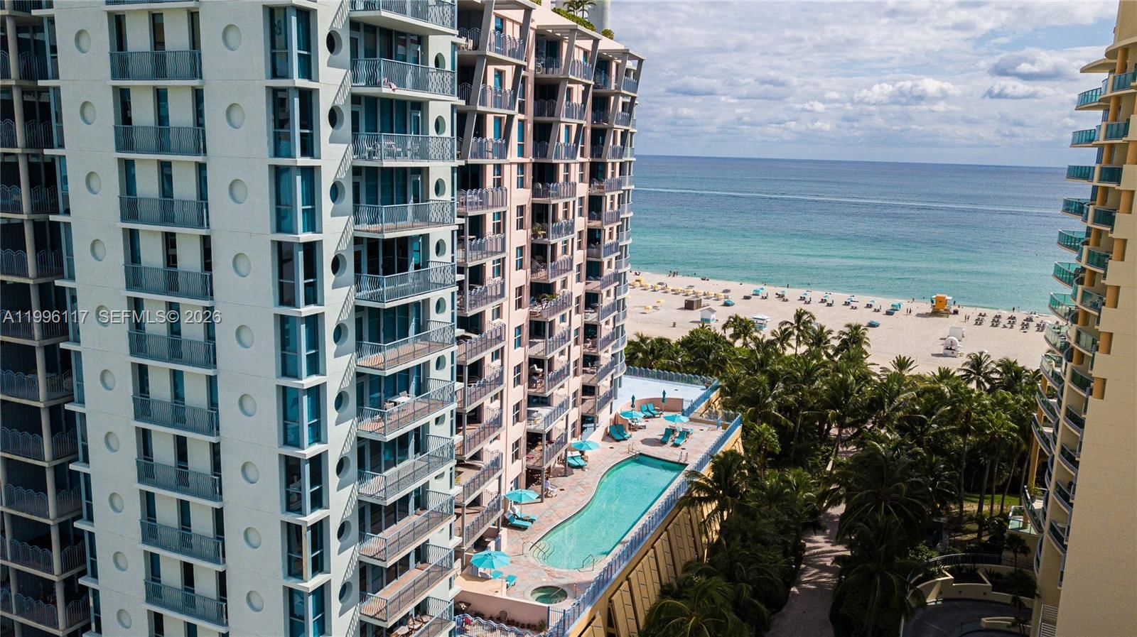 Real estate property located at 1500 Ocean Dr #904, Miami-dade, 1500 Ocean Drive Condo, Miami Beach, FL
