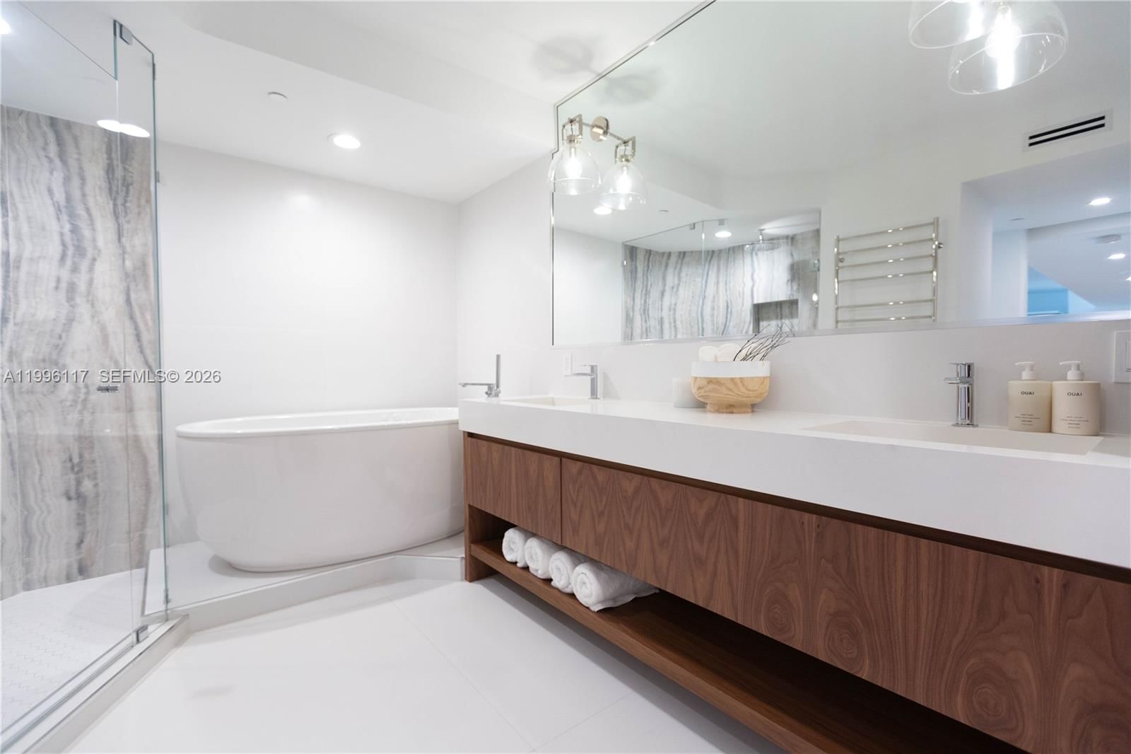 Real estate property located at 1500 Ocean Dr #904, Miami-dade, 1500 Ocean Drive Condo, Miami Beach, FL