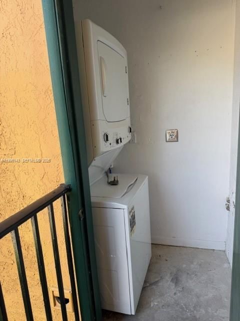 Real estate property located at 10725 Cleary Blvd #205, Broward, Lakes Of Jacaranda Condo, Plantation, FL