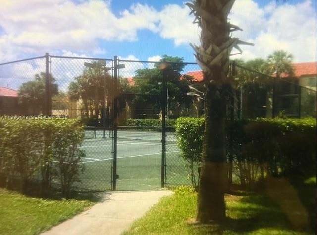 Real estate property located at 10725 Cleary Blvd #205, Broward, Lakes Of Jacaranda Condo, Plantation, FL