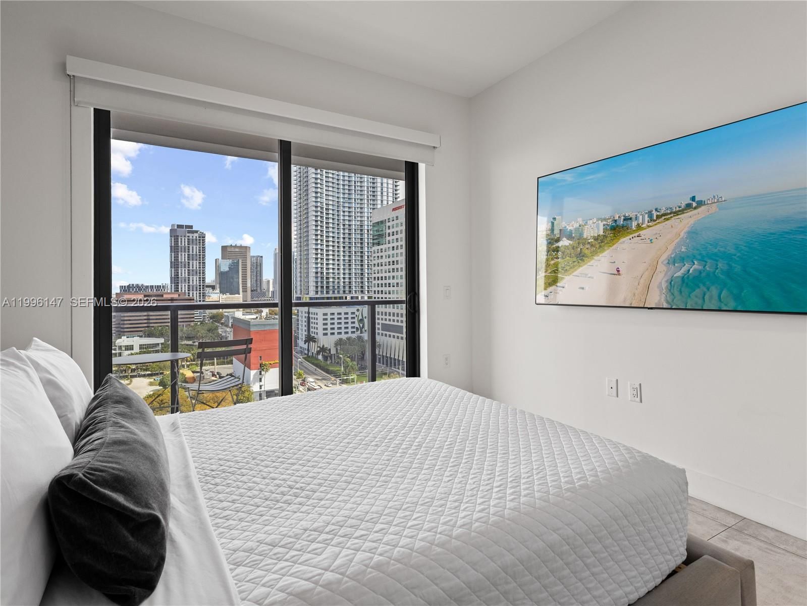 Real estate property located at 239 9th St #1403, Miami-dade, Smart Brickel Condo, Miami, FL