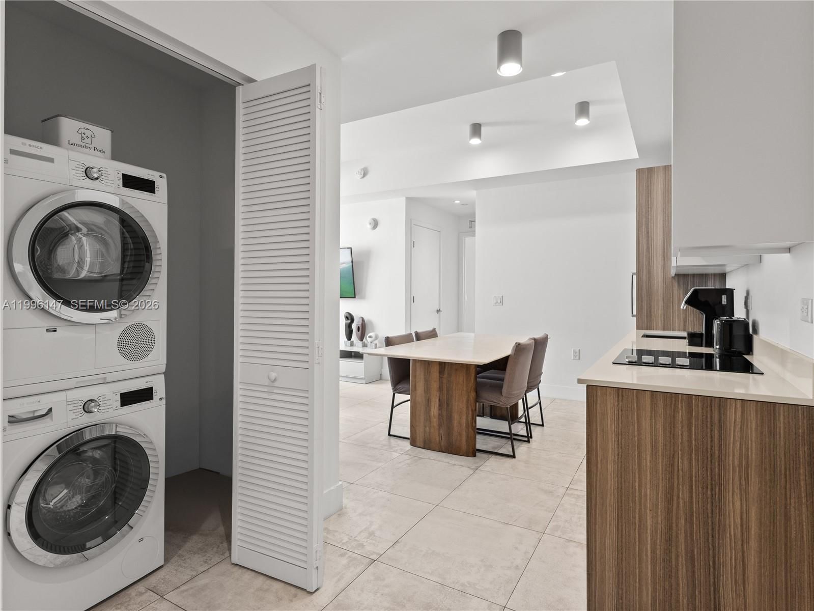 Real estate property located at 239 9th St #1403, Miami-dade, Smart Brickel Condo, Miami, FL