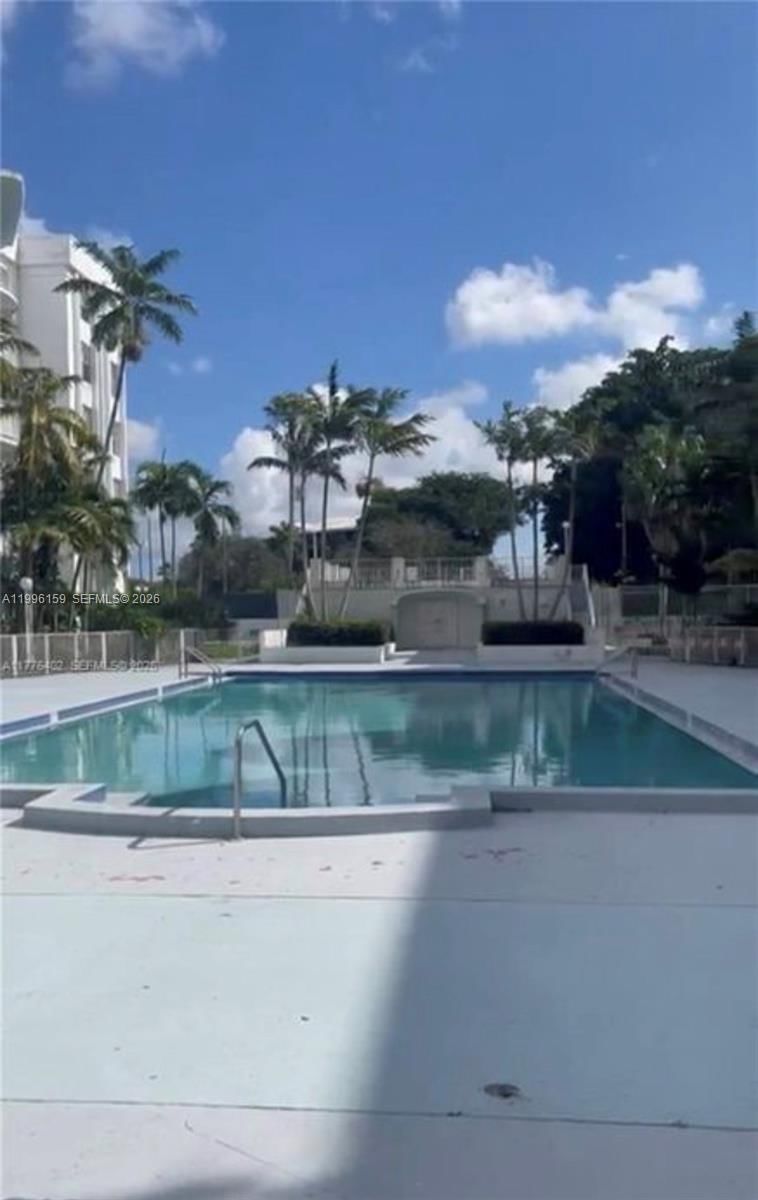 Real estate property located at 496 165th St Rd D-611, Miami-dade, Montecarlo Condo, Miami, FL