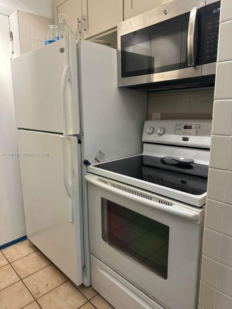 Real estate property located at 3550 8th Ave #409, Broward, Everett Arms No 4 Condo, Pompano Beach, FL
