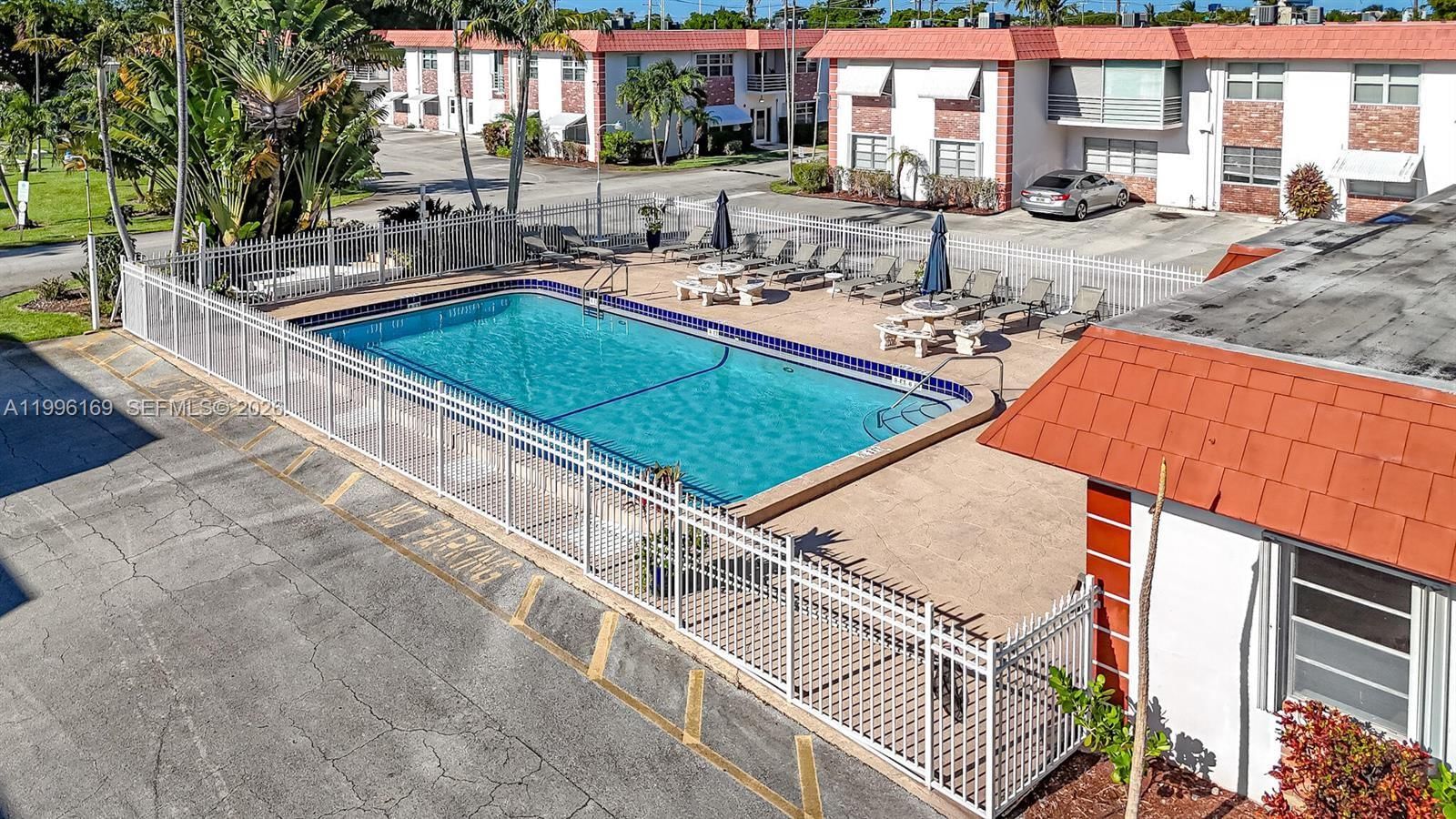 Real estate property located at 3550 8th Ave #409, Broward, Everett Arms No 4 Condo, Pompano Beach, FL