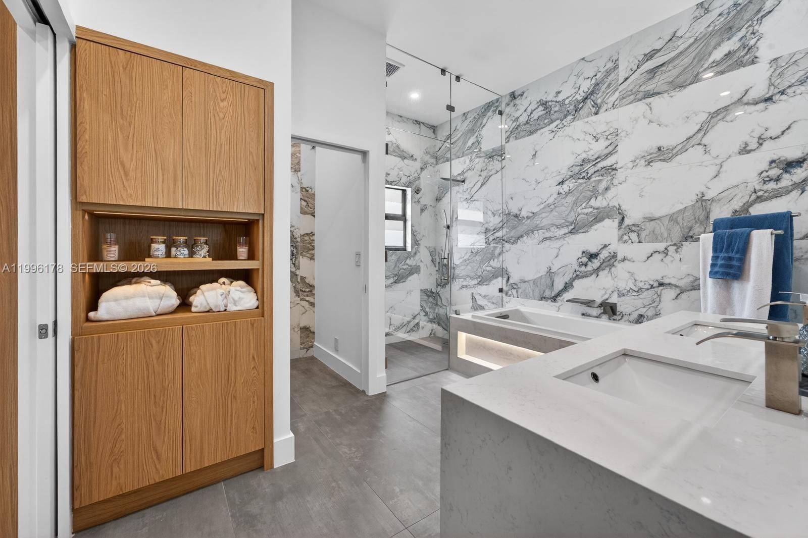 Real estate property located at 4120 106th Ter, Broward, Mystique, Davie, FL