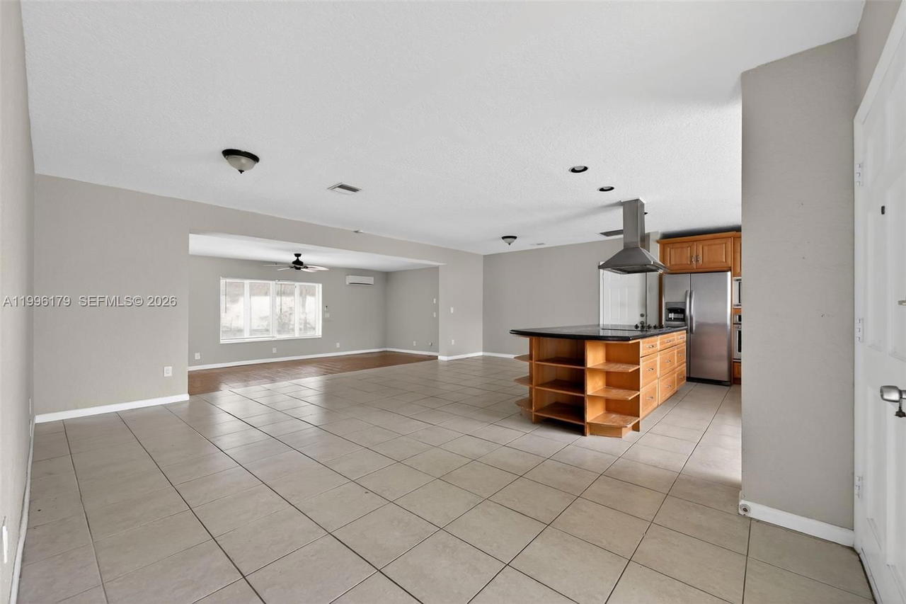 Real estate property located at 1104 12th St, Palm Beach, Boca Raton Square Unit 8, Boca Raton, FL