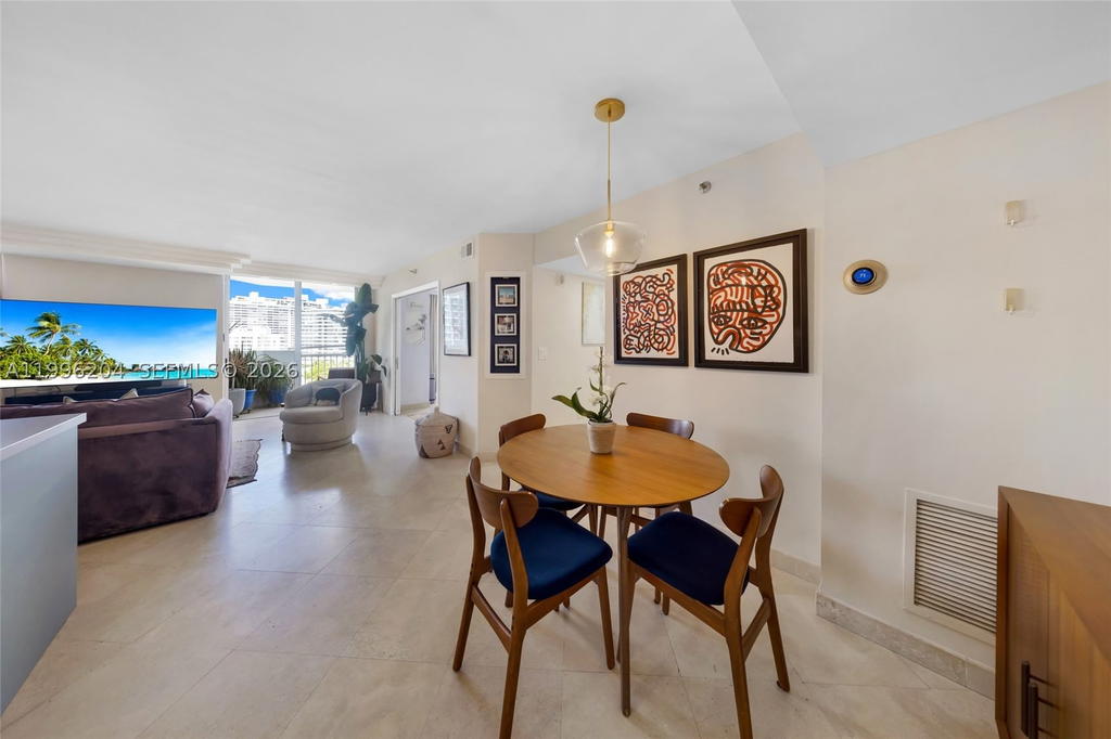 Real estate property located at 1621 Bay Rd #802, Miami-dade, Bayview Plaza Condo, Miami Beach, FL