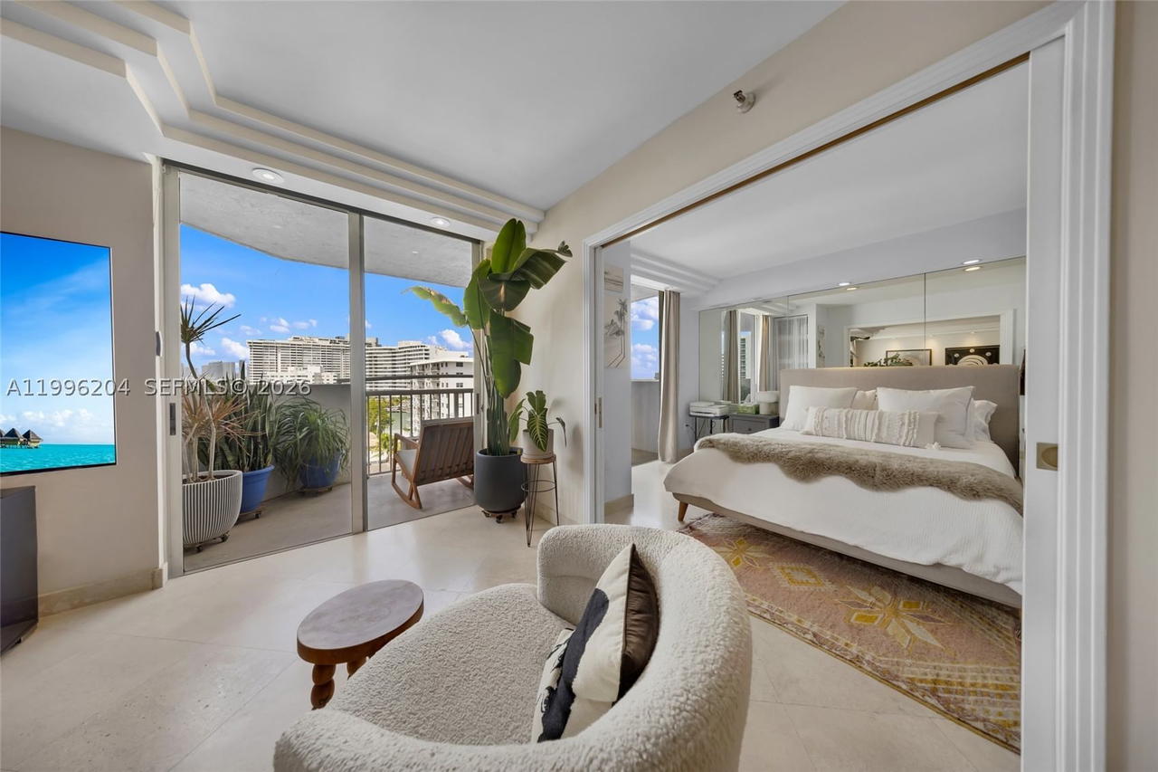 Real estate property located at 1621 Bay Rd #802, Miami-dade, Bayview Plaza Condo, Miami Beach, FL