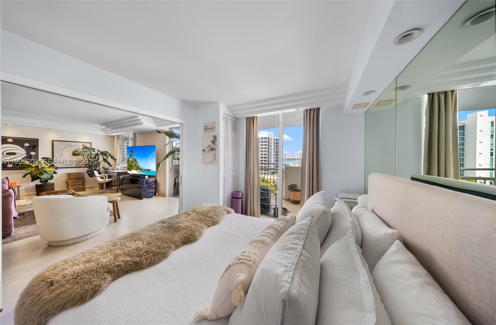 Real estate property located at 1621 Bay Rd #802, Miami-dade, Bayview Plaza Condo, Miami Beach, FL