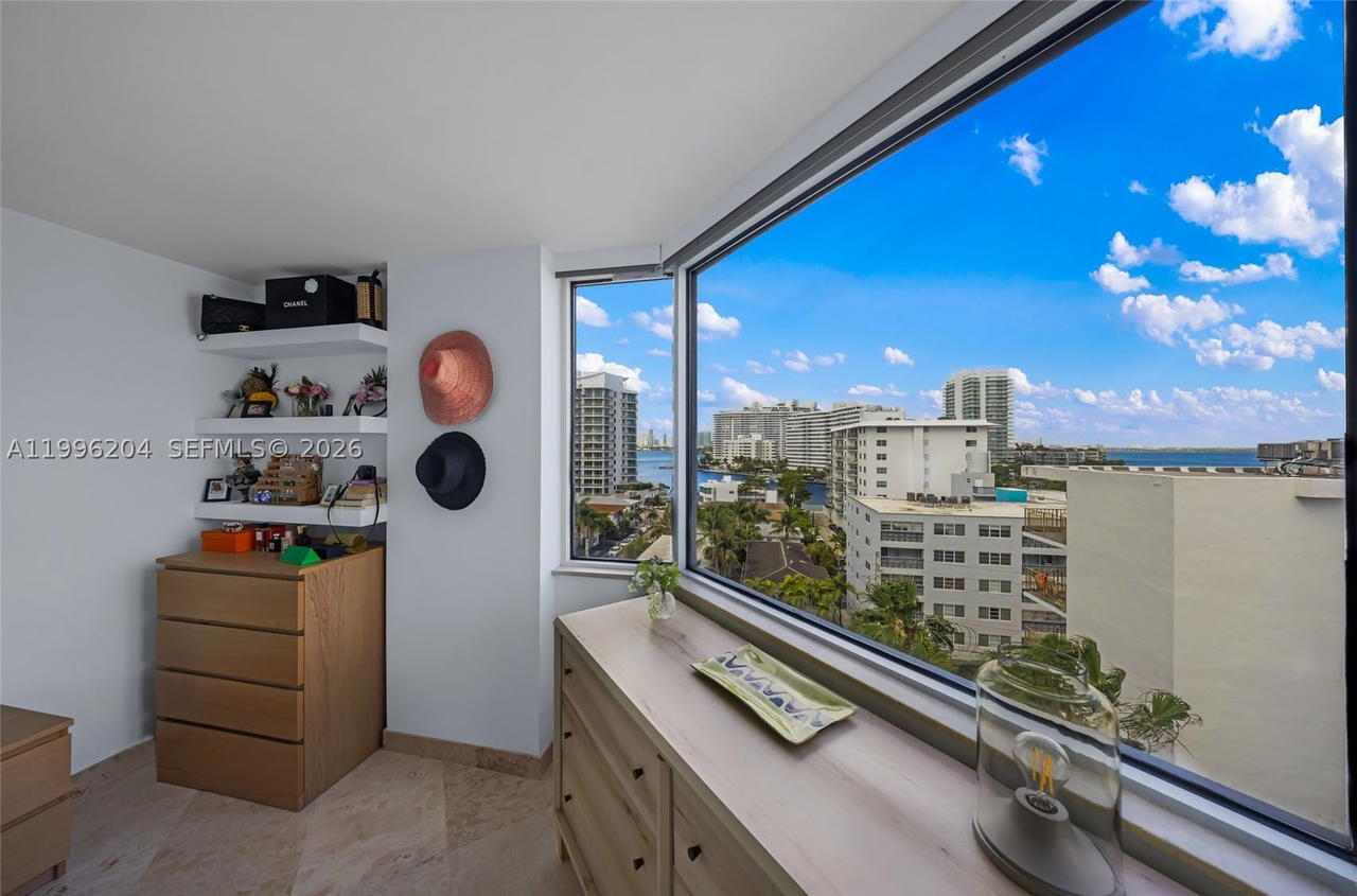 Real estate property located at 1621 Bay Rd #802, Miami-dade, Bayview Plaza Condo, Miami Beach, FL