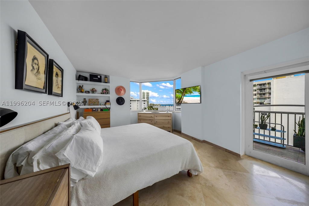 Real estate property located at 1621 Bay Rd #802, Miami-dade, Bayview Plaza Condo, Miami Beach, FL