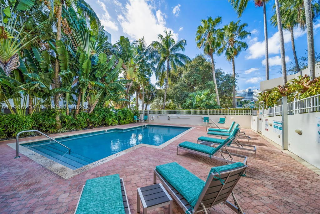 Real estate property located at 1621 Bay Rd #802, Miami-dade, Bayview Plaza Condo, Miami Beach, FL