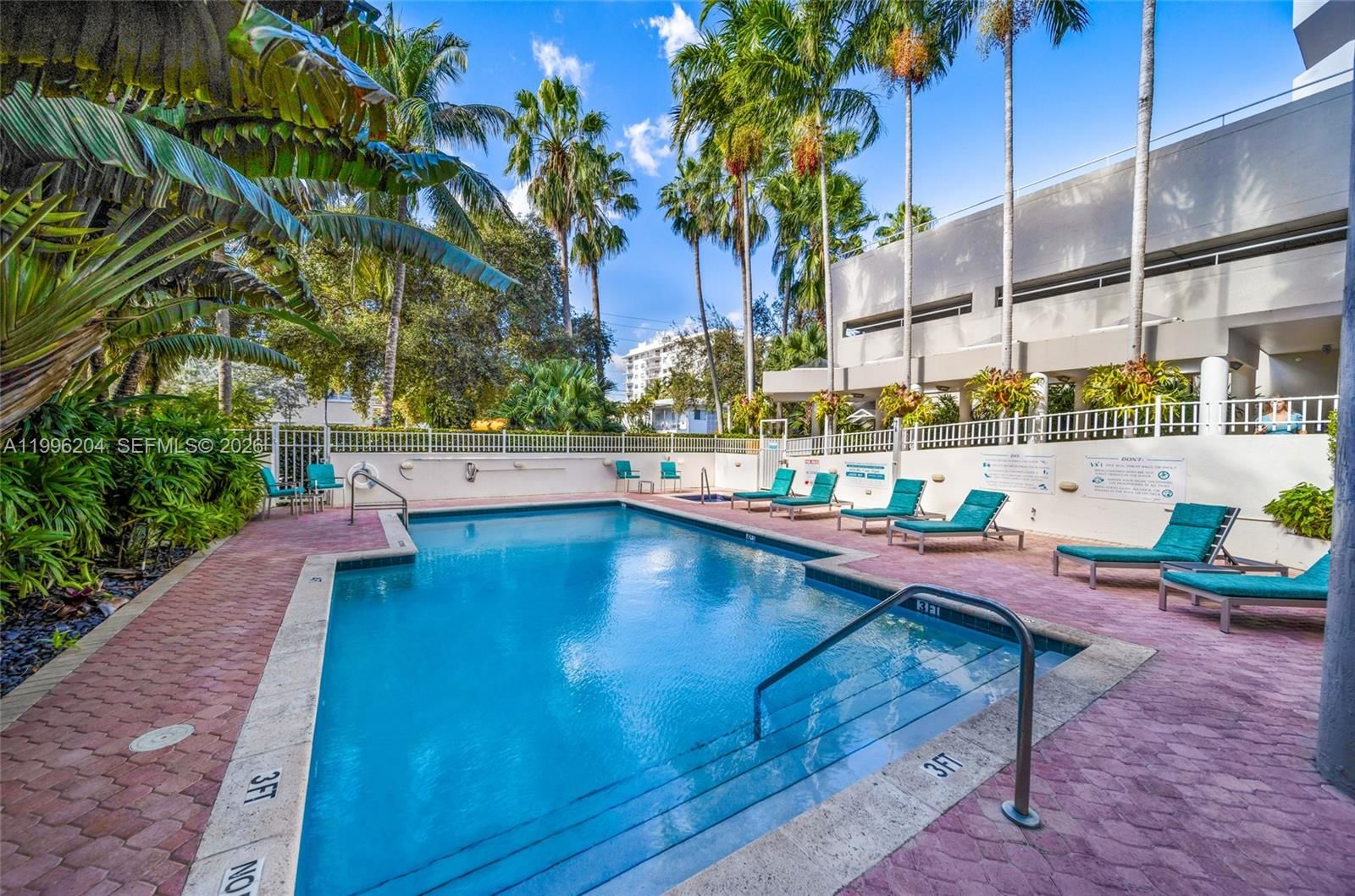 Real estate property located at 1621 Bay Rd #802, Miami-dade, Bayview Plaza Condo, Miami Beach, FL