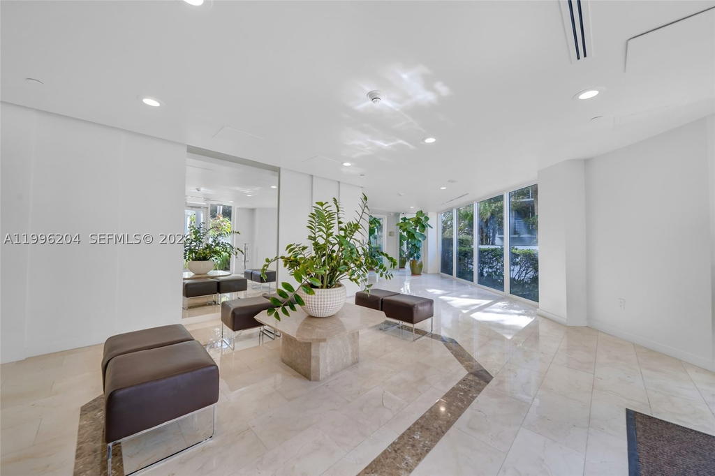 Real estate property located at 1621 Bay Rd #802, Miami-dade, Bayview Plaza Condo, Miami Beach, FL