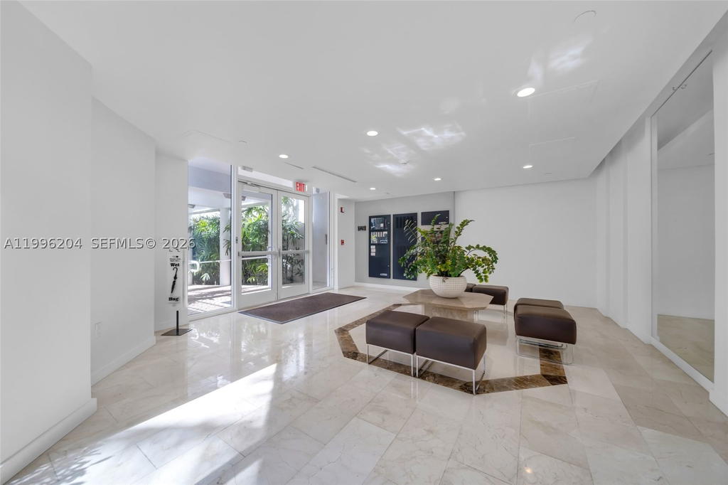 Real estate property located at 1621 Bay Rd #802, Miami-dade, Bayview Plaza Condo, Miami Beach, FL