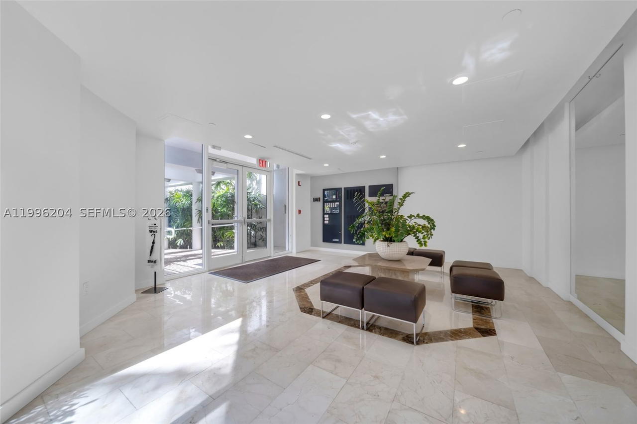 Real estate property located at 1621 Bay Rd #802, Miami-dade, Bayview Plaza Condo, Miami Beach, FL