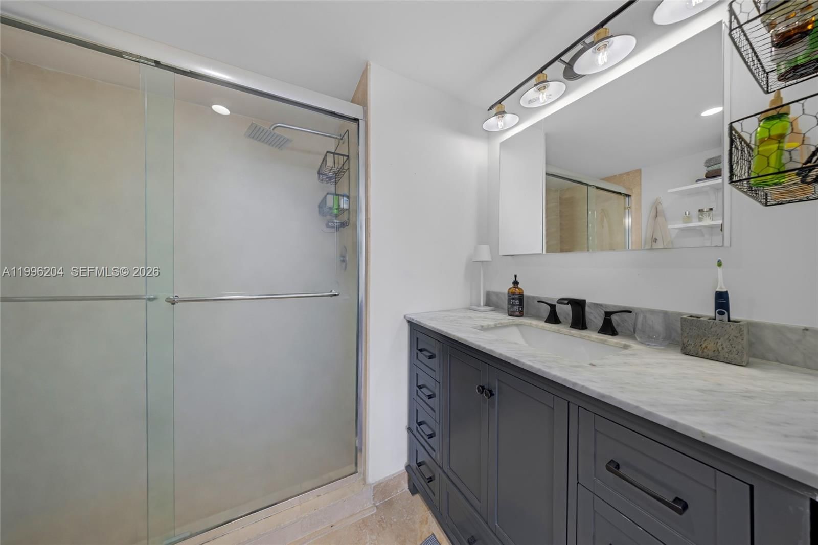 Real estate property located at 1621 Bay Rd #802, Miami-dade, Bayview Plaza Condo, Miami Beach, FL