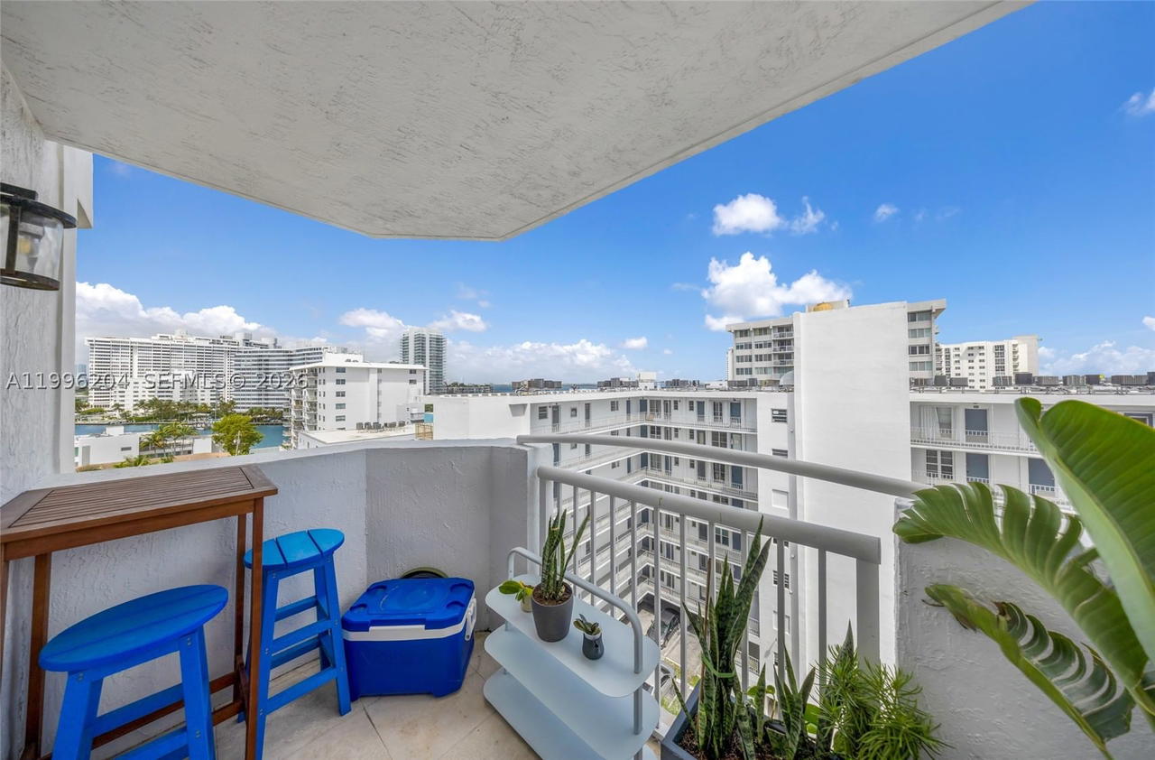 Real estate property located at 1621 Bay Rd #802, Miami-dade, Bayview Plaza Condo, Miami Beach, FL