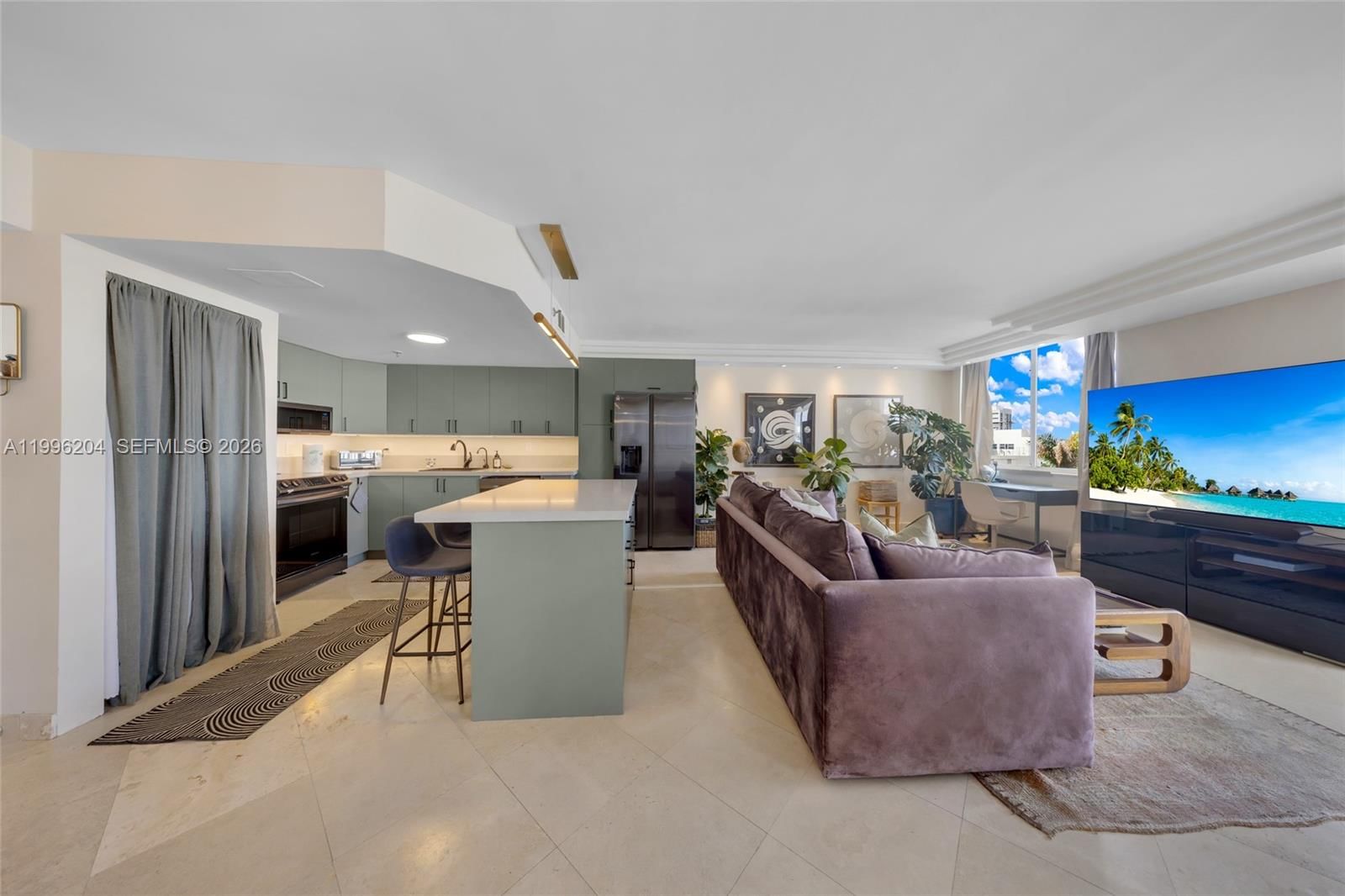 Real estate property located at 1621 Bay Rd #802, Miami-dade, Bayview Plaza Condo, Miami Beach, FL