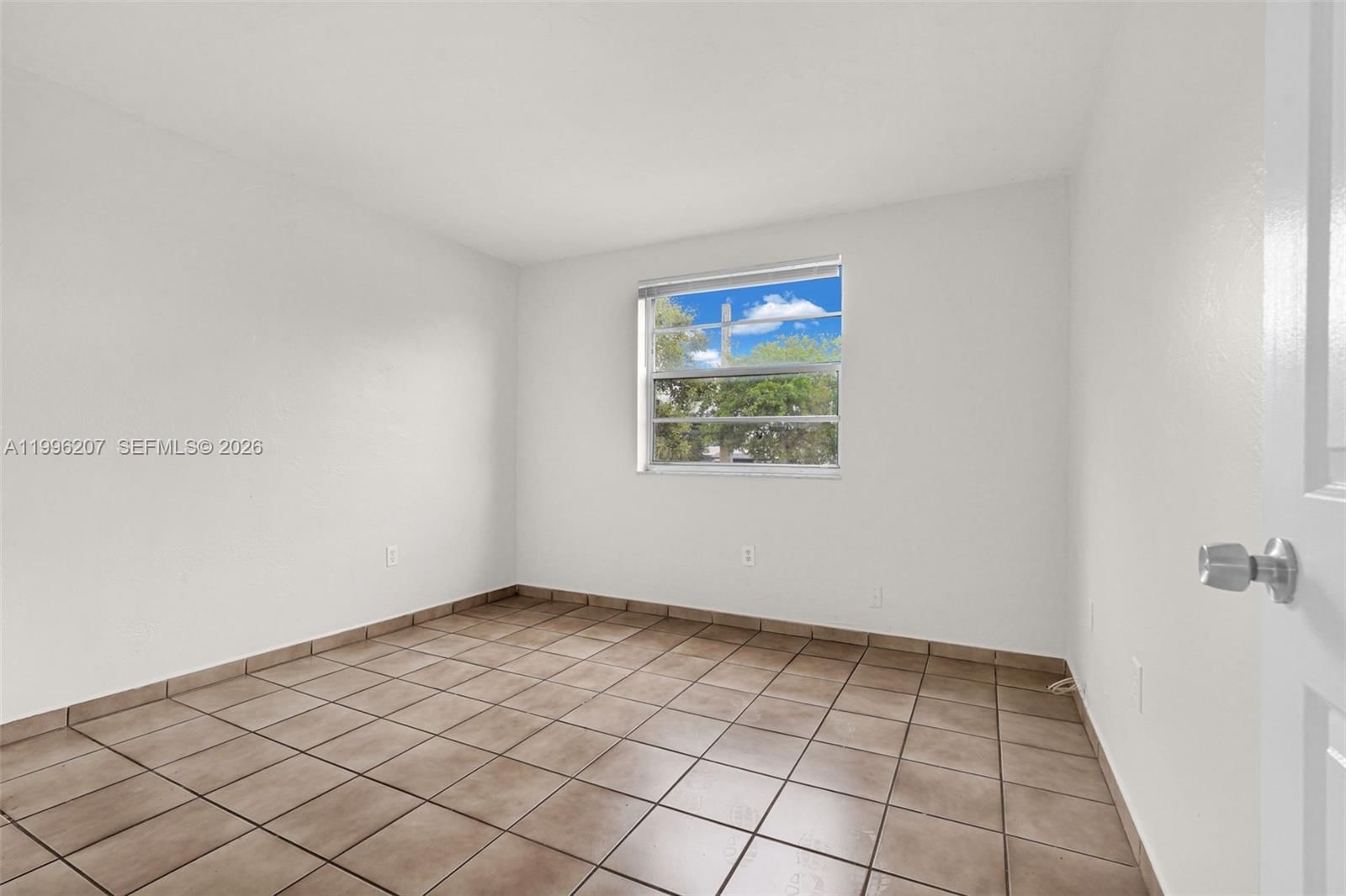 Real estate property located at 4655 Palm Ave #205, Miami-dade, Royal Palm Gardens Condo, Hialeah, FL
