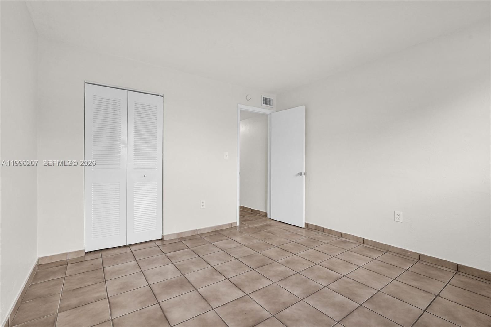 Real estate property located at 4655 Palm Ave #205, Miami-dade, Royal Palm Gardens Condo, Hialeah, FL