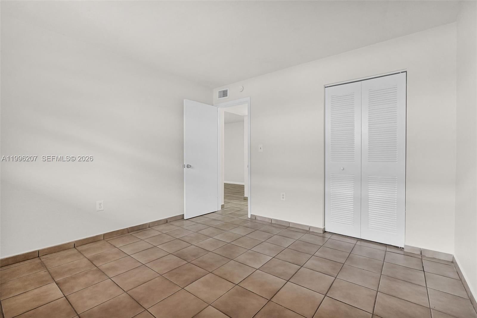 Real estate property located at 4655 Palm Ave #205, Miami-dade, Royal Palm Gardens Condo, Hialeah, FL