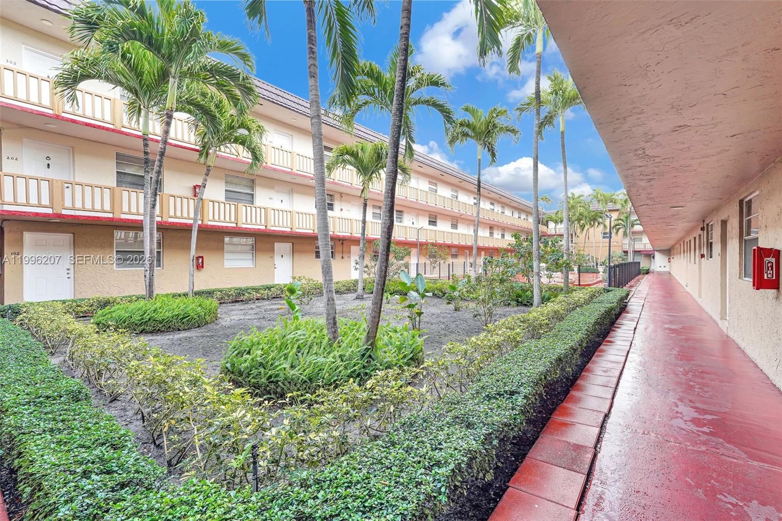 Real estate property located at 4655 Palm Ave #205, Miami-dade, Royal Palm Gardens Condo, Hialeah, FL