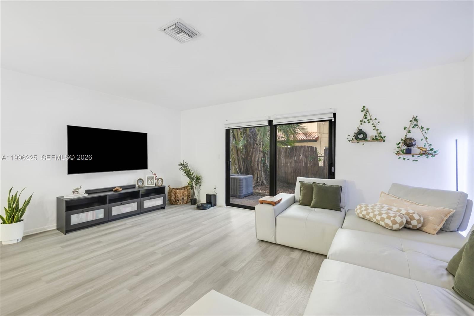 Real estate property located at 4155 Coral Springs Dr #4155, Broward, Lovins Townhouses Condo, Coral Springs, FL