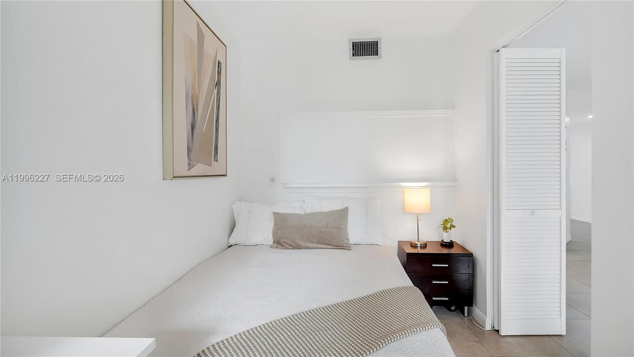 Real estate property located at 100 130th Ter #204C, Broward, Lancaster At Century Vill, Pembroke Pines, FL