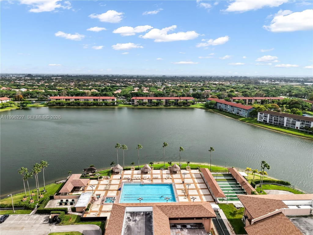 Real estate property located at 100 130th Ter #204C, Broward, Lancaster At Century Vill, Pembroke Pines, FL