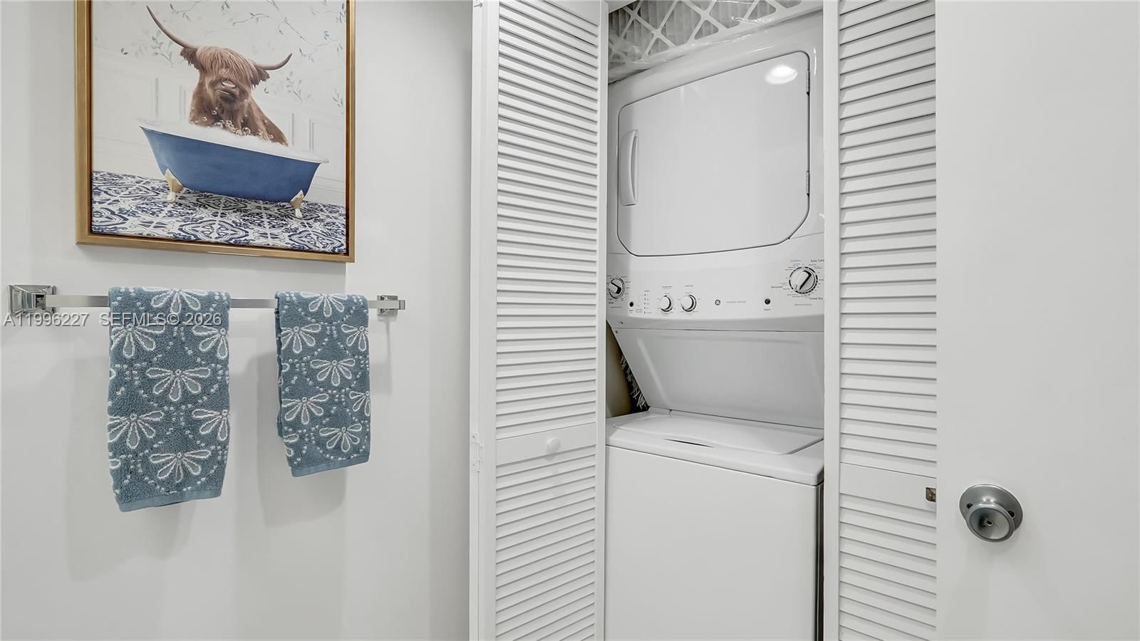 Real estate property located at 100 130th Ter #204C, Broward, Lancaster At Century Vill, Pembroke Pines, FL