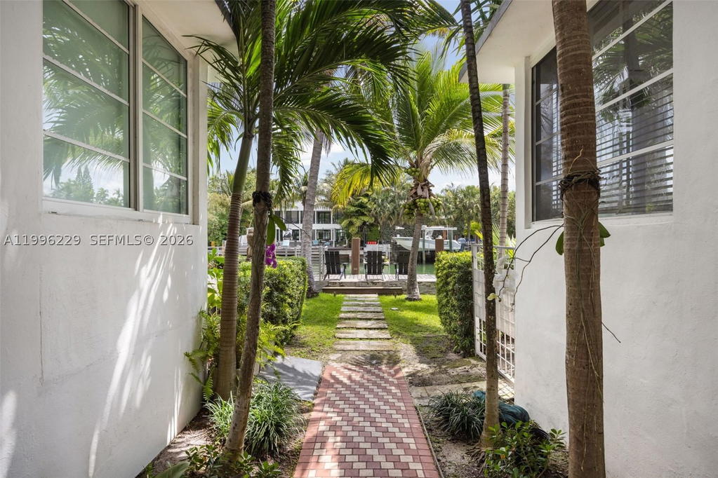 Real estate property located at 3915 Meridian Ave #201, Miami-dade, The Waterclub Condo, Miami Beach, FL