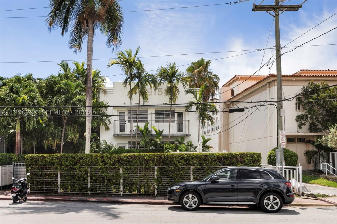 Real estate property located at 3915 Meridian Ave #201, Miami-dade, The Waterclub Condo, Miami Beach, FL