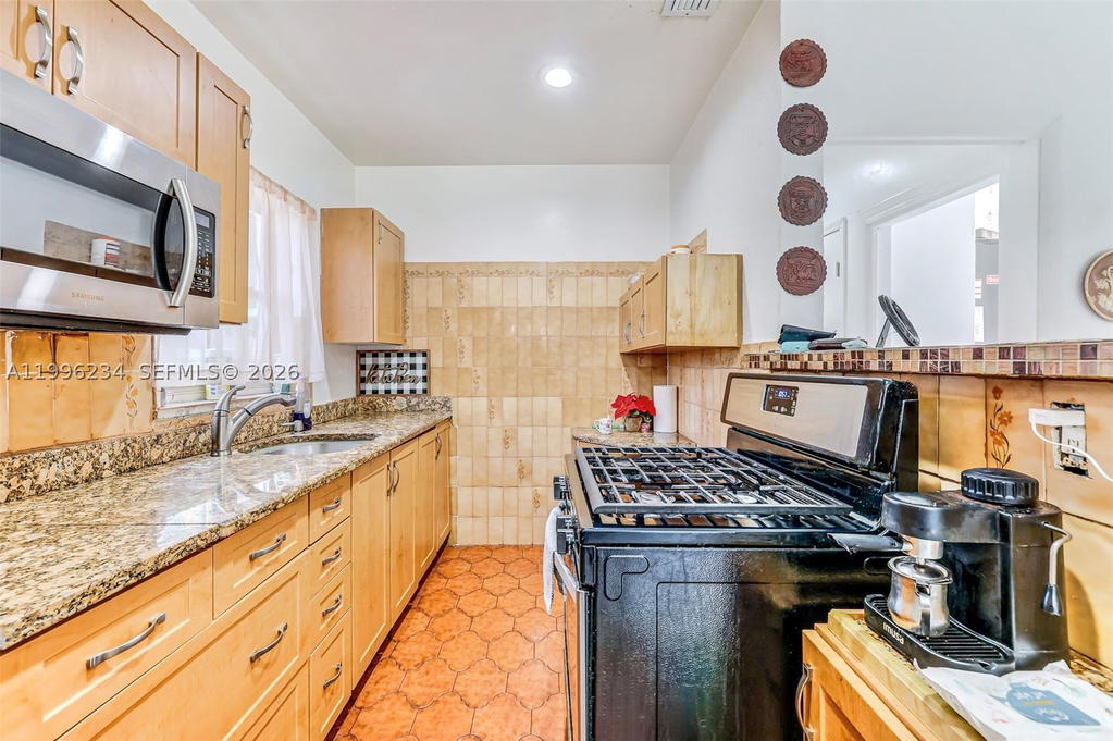 Real estate property located at 1263 182nd St, Miami-dade, Fulford By The Sea Rev Pl, North Miami Beach, FL