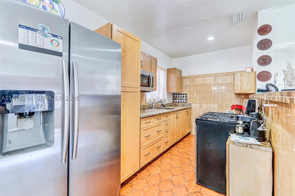 Real estate property located at 1263 182nd St, Miami-dade, Fulford By The Sea Rev Pl, North Miami Beach, FL