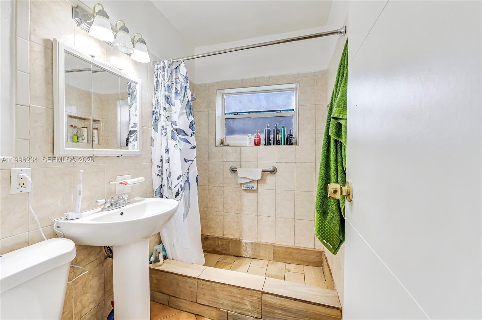 Real estate property located at 1263 182nd St, Miami-dade, Fulford By The Sea Rev Pl, North Miami Beach, FL