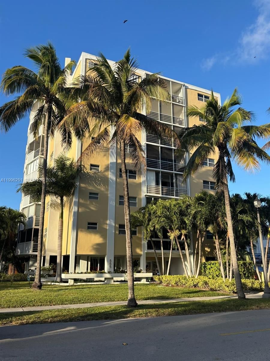 Real estate property located at 555 Crandon Blvd #43, Miami-dade, Crandon Tower Condo, Key Biscayne, FL