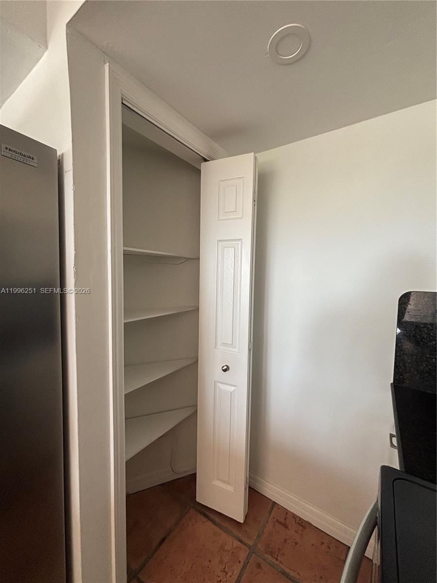 Real estate property located at 555 Crandon Blvd #43, Miami-dade, Crandon Tower Condo, Key Biscayne, FL