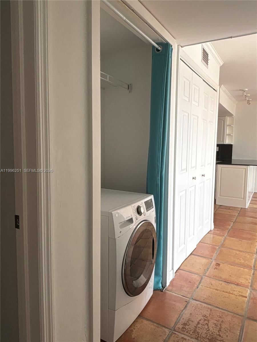 Real estate property located at 555 Crandon Blvd #43, Miami-dade, Crandon Tower Condo, Key Biscayne, FL