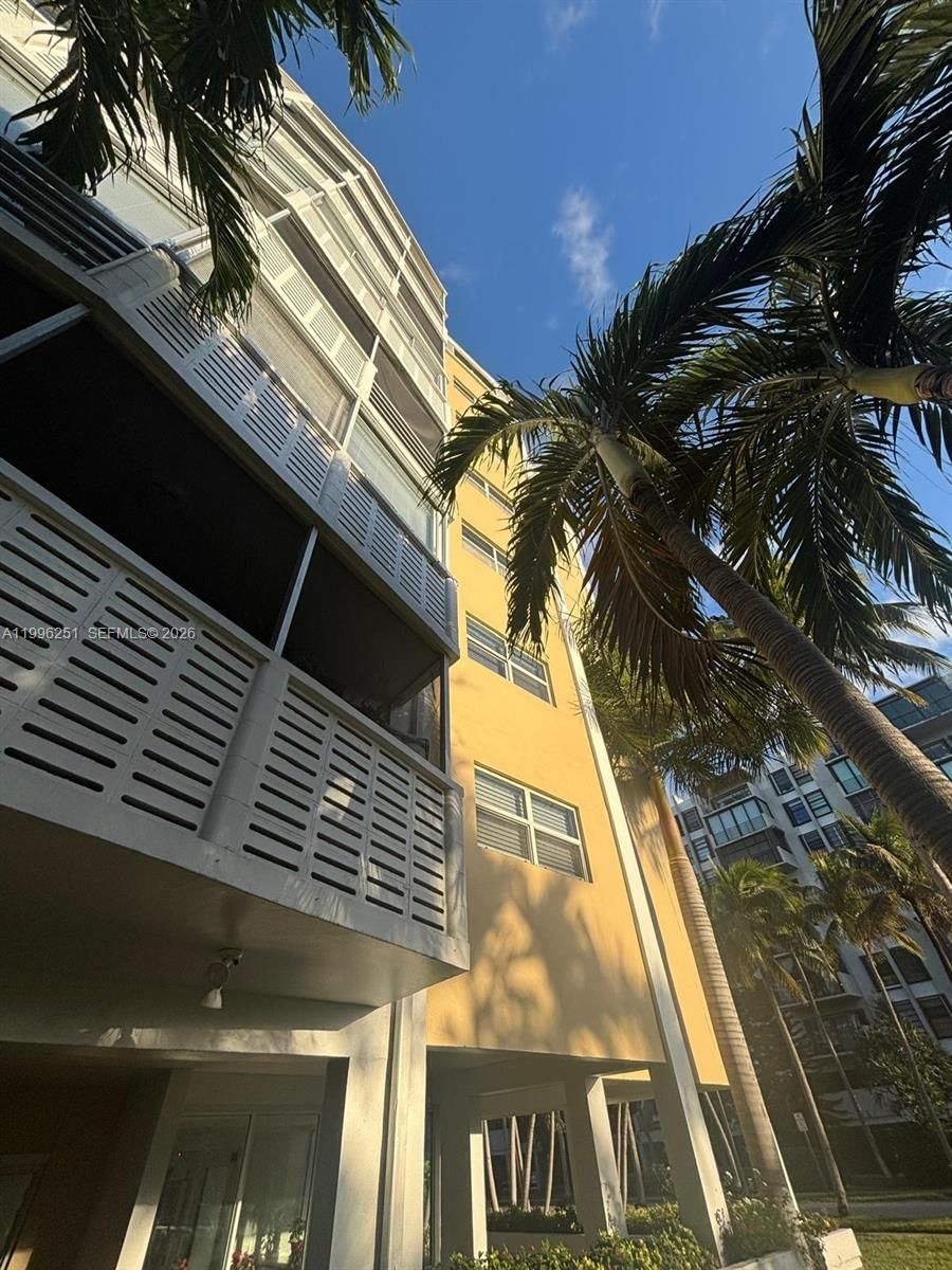 Real estate property located at 555 Crandon Blvd #43, Miami-dade, Crandon Tower Condo, Key Biscayne, FL