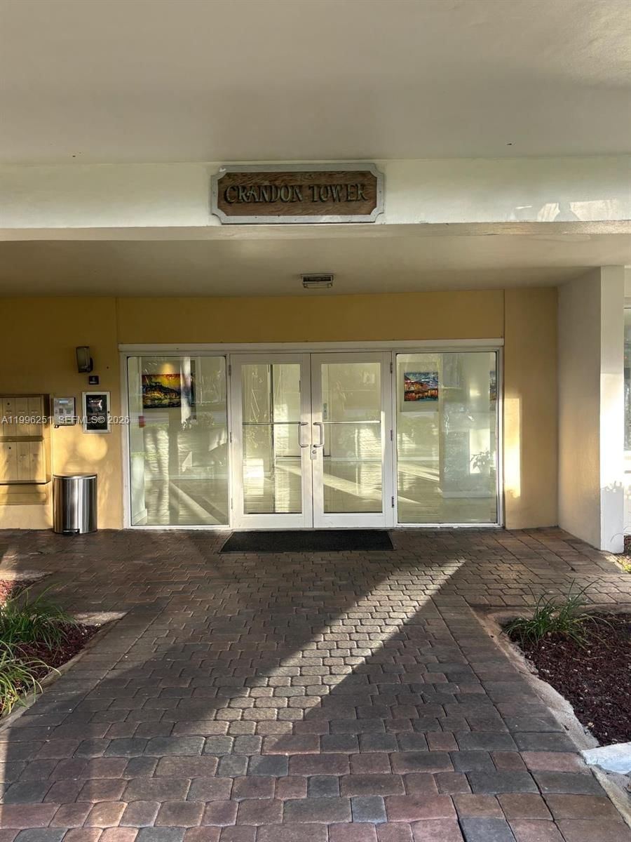 Real estate property located at 555 Crandon Blvd #43, Miami-dade, Crandon Tower Condo, Key Biscayne, FL