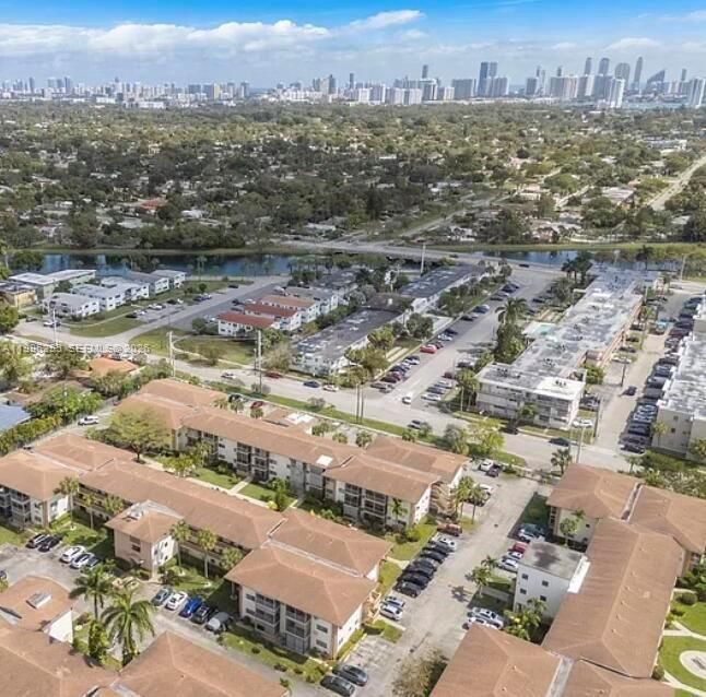 Real estate property located at 17050 14th Ave #315, Miami-dade, Mar-len Gardens No 3 Corp, Miami, FL