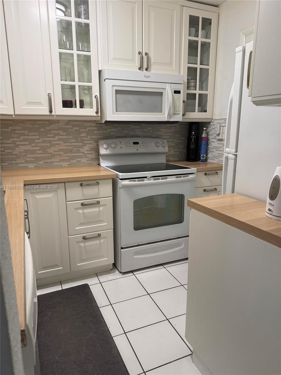 Real estate property located at 17050 14th Ave #315, Miami-dade, Mar-len Gardens No 3 Corp, Miami, FL